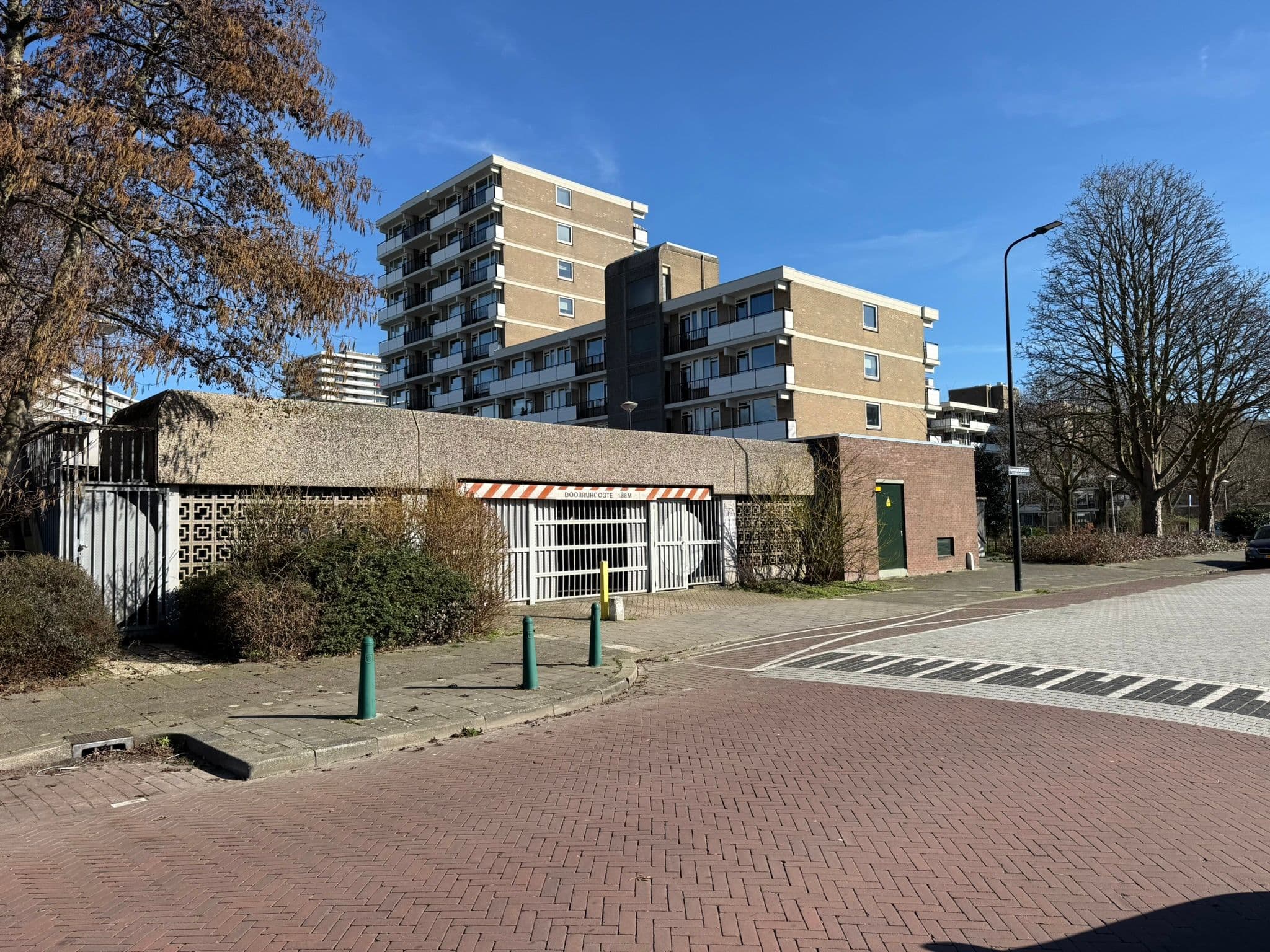 PARKEERPLAATS TE KOOP in afgesloten parkeergarage aan de Hammarskjoldlaan 467