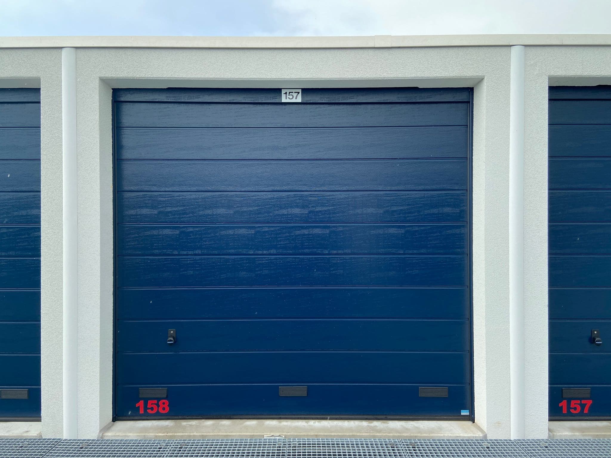 Ruime garage-/opslagbox (ca. 26 m²) in Voorburg, nabij Mariahoeve Den Haag